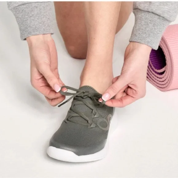 Women’s Oofos Oomg sport LS low shoe - Picture 12 of 12